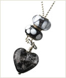 Glasperle, 2 stk. incl. stort hjerte i glas og 80 cm. halskæde Art 6135